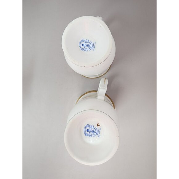 Set Of 4 Royal Victoria‎ Vintage White Fine ChiBone China Mugs Gold Trim Elegant - Picture 7 of 16